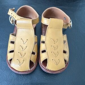 Goldenrod Flecha Adelisa & Co size 23 (7) toddler